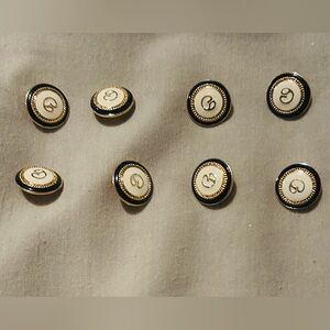 8 St John Gold, Cream, Black Button Set